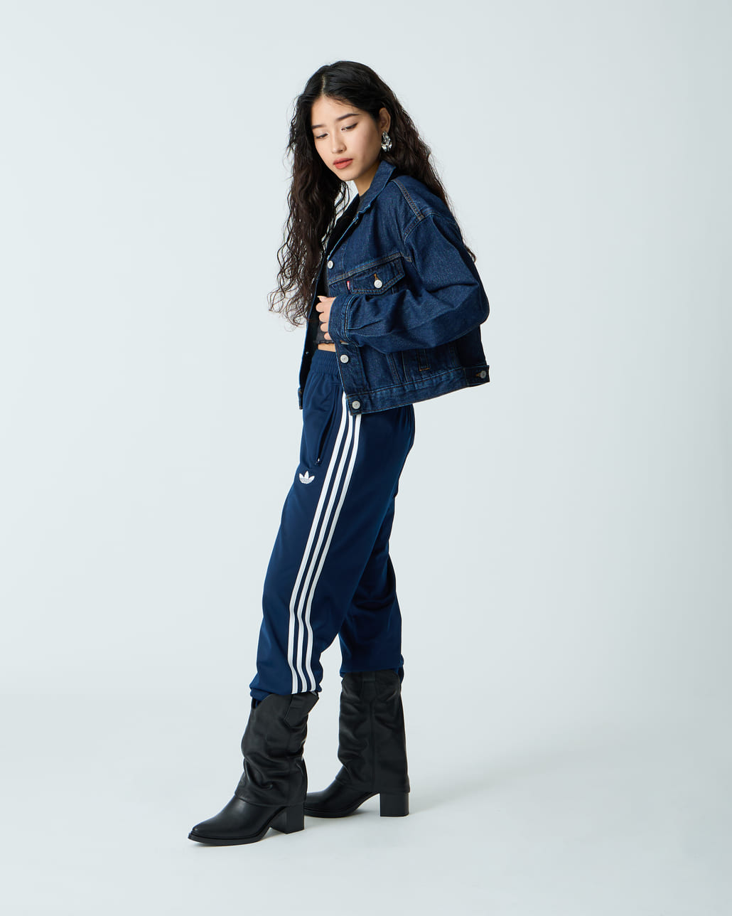adidas Originals [アディダス オリジナルス] ファイヤーバード トラックパンツです。
