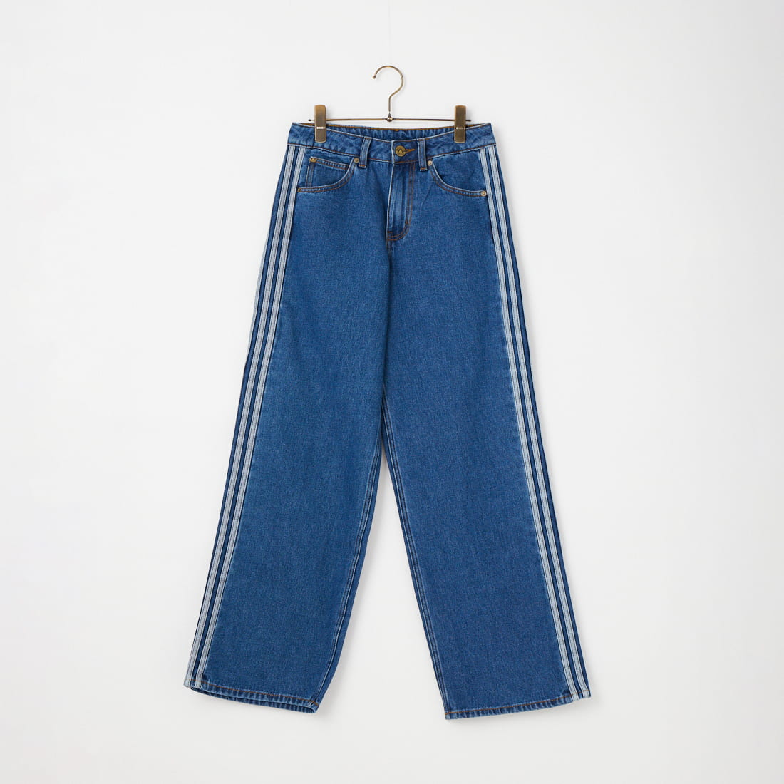 adidas Originals [アディダス オリジナルス] ファイヤーバード デニムトラックパンツ [BZ794]です。