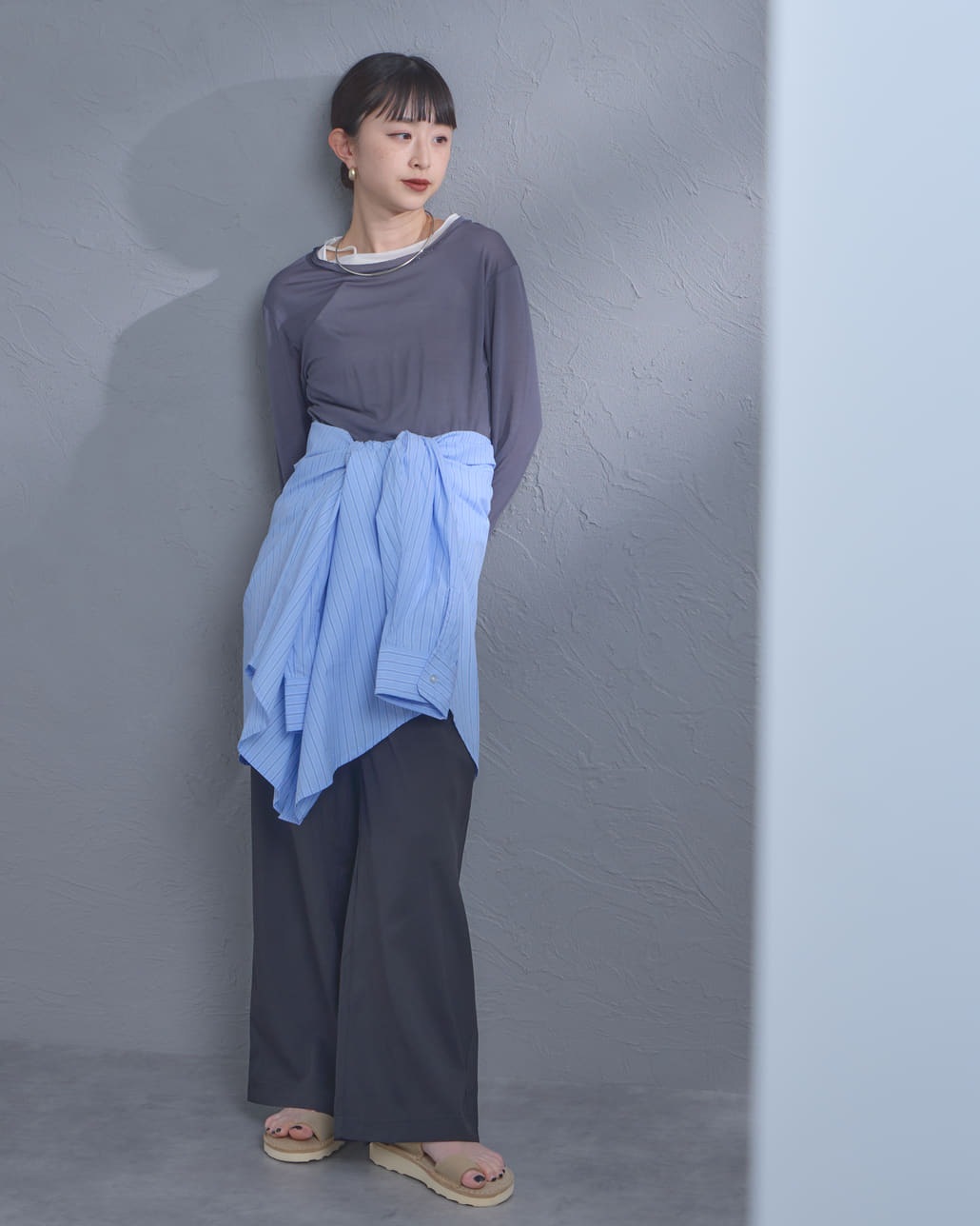 nenom [ネノム] シアーレイヤードロンT [NE26312002]の着用画像です。