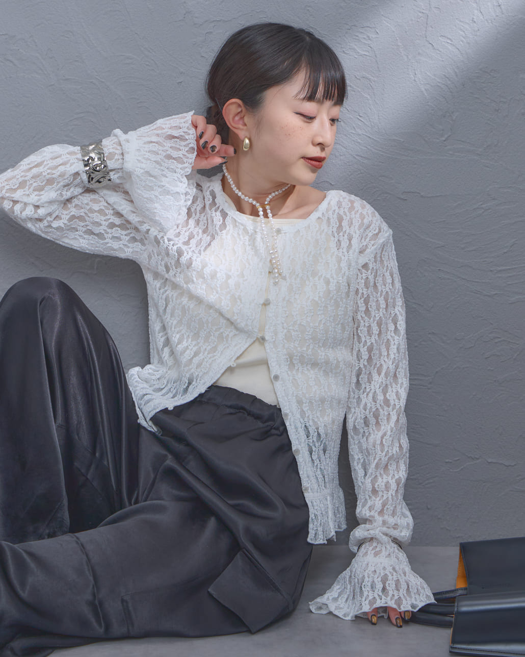 nenom [ネノム] マルチWAY レースペプラムカーディガン [NE26312001]の着用画像です。