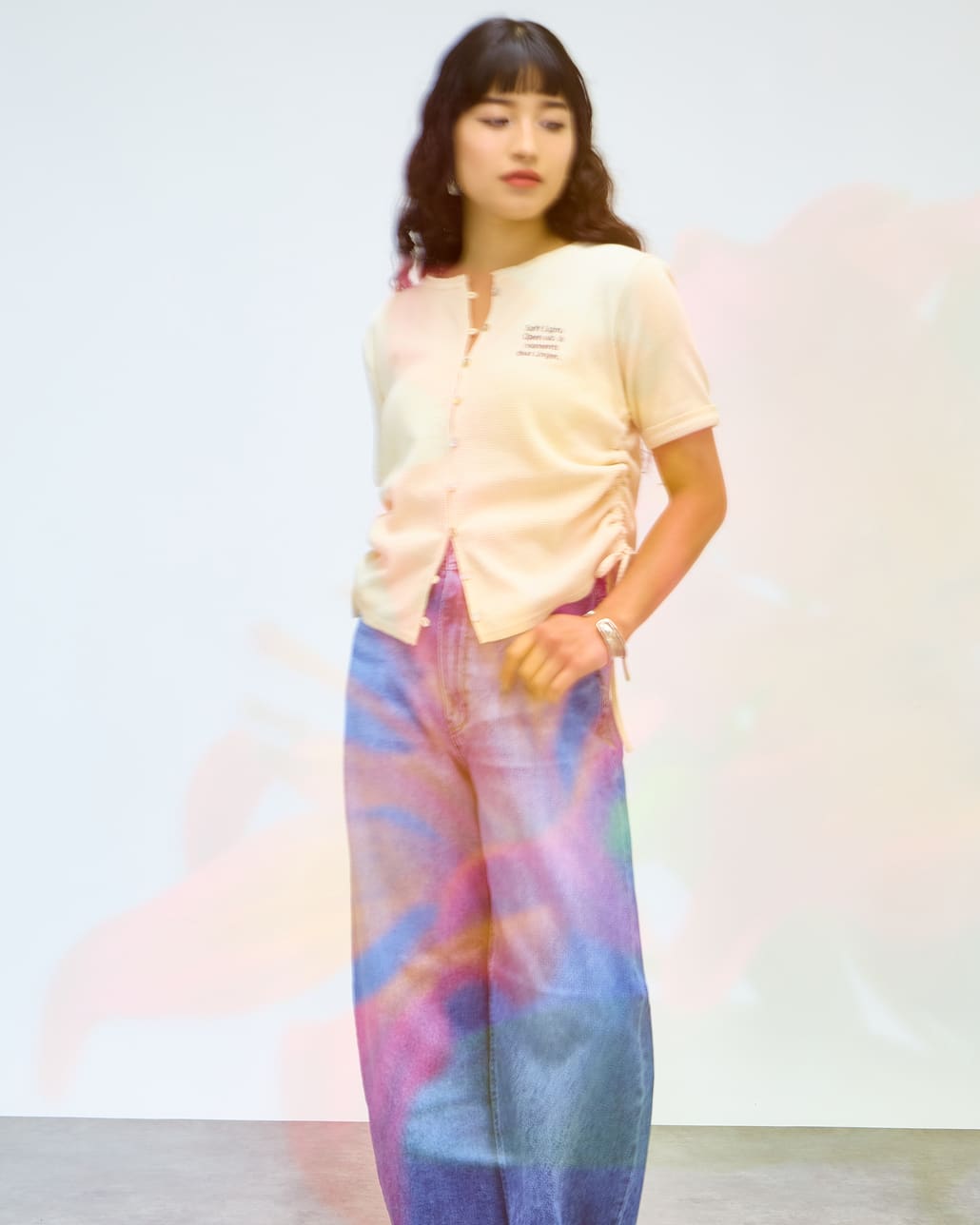 YANUK [ヤヌーク] カーブテーパード LAURA/ローラ [57141314]のスタイリングです。