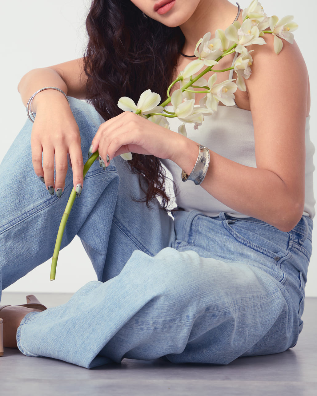 YANUK [ヤヌーク] ワイドフレアデニム [57161382]のスタイリングです。