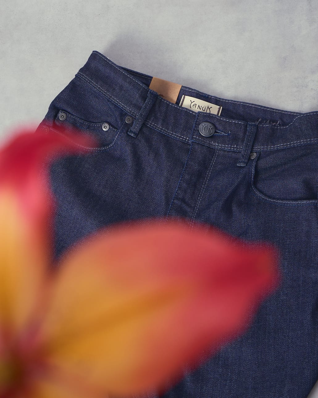 YANUK [ヤヌーク] ワイドストレートデニム LILITH/リリス [57153077]のスタイリングです。