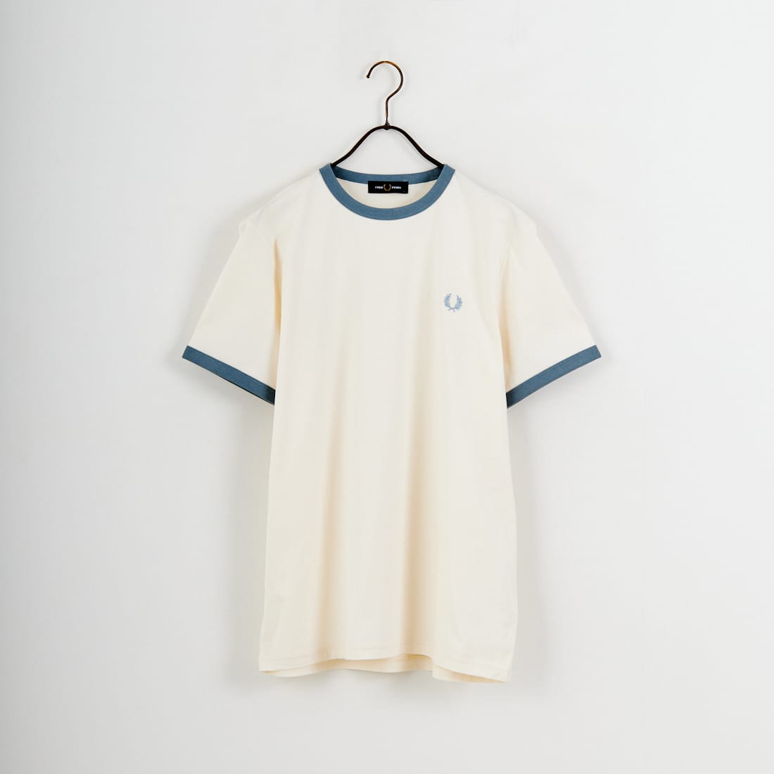 FRED PERRY [フレッドペリー] 別注 ワンポイントロゴ刺繍 リンガーTシャツ [M3519-JF]の商品画像です。