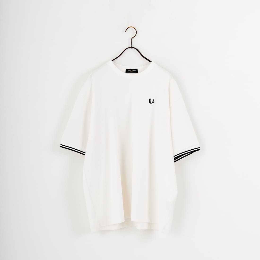 FRED PERRY [フレッドペリー] 別注 ツインティップライン ワイドシルエット鹿の子Tシャツ [FPM-26S-021JF]の商品画像です。