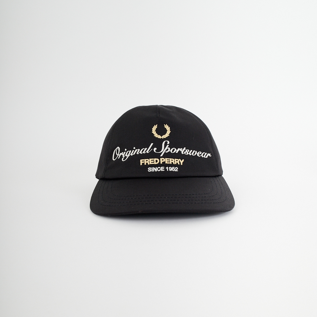 FRED PERRY [フレッドペリー] 別注 ロゴ刺繍ツイルキャップ [FPA-26S-038JF]の商品画像です。