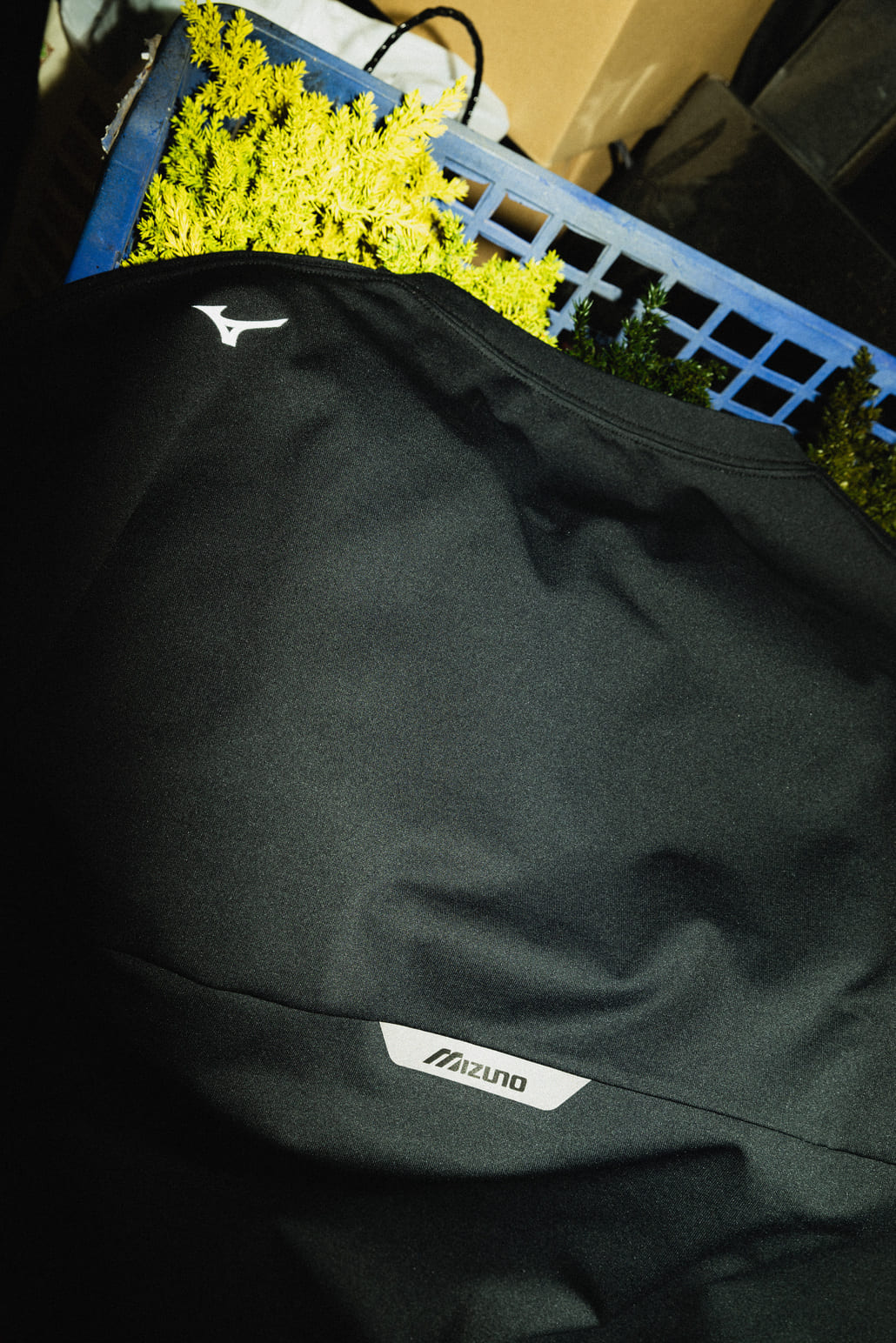 MIZUNO [ミズノ] 別注 ポケット付き ワンポイントロゴ刺繍Tシャツ [D2JADW03-JF]です。