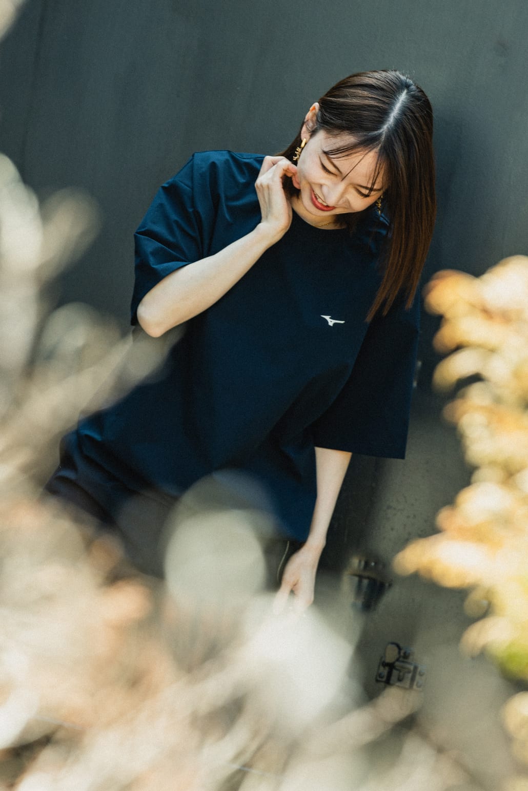 MIZUNO [ミズノ] 別注 4WAYストレッチ バックプリントTシャツ [D2JADW04-JF]と別注 4WAYストレッチ イージーパンツ [D2JFDW01-JF]のスタイリングです。