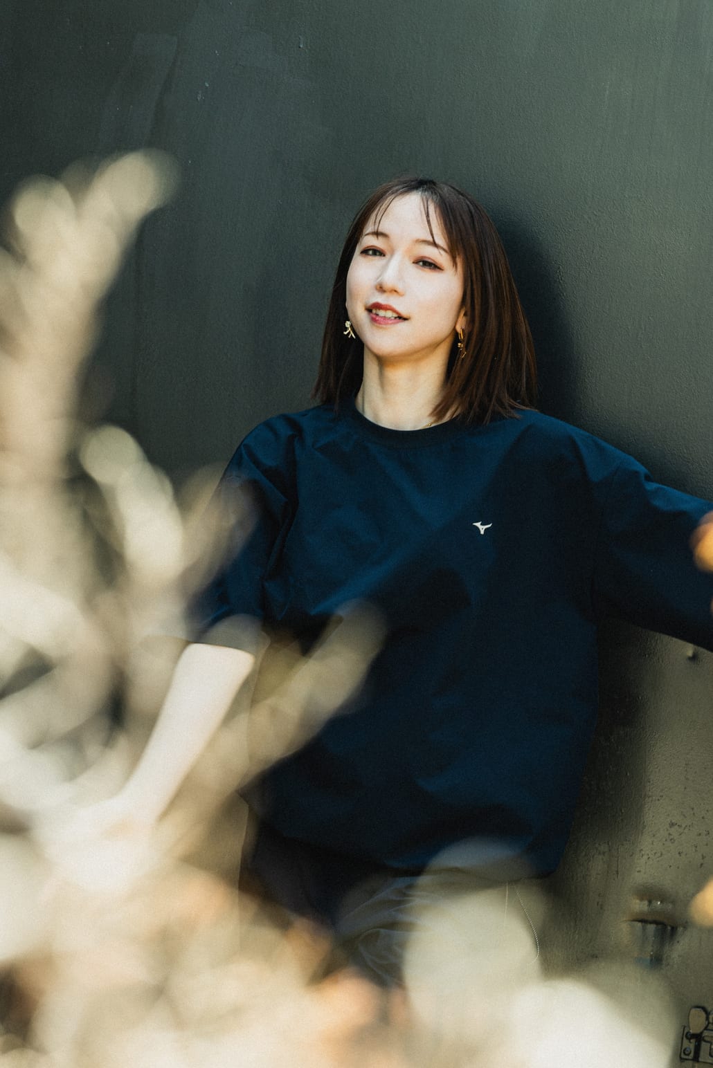 MIZUNO [ミズノ] 別注 4WAYストレッチ バックプリントTシャツ [D2JADW04-JF]と別注 4WAYストレッチ イージーパンツ [D2JFDW01-JF]のスタイリングです。