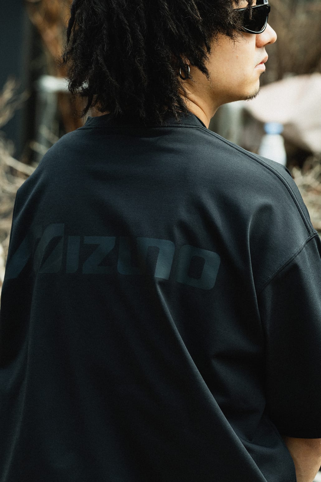 MIZUNO [ミズノ] 別注 ドローコード付き バックプリントTシャツ [D2JADW01-JF]のスタイリングです。