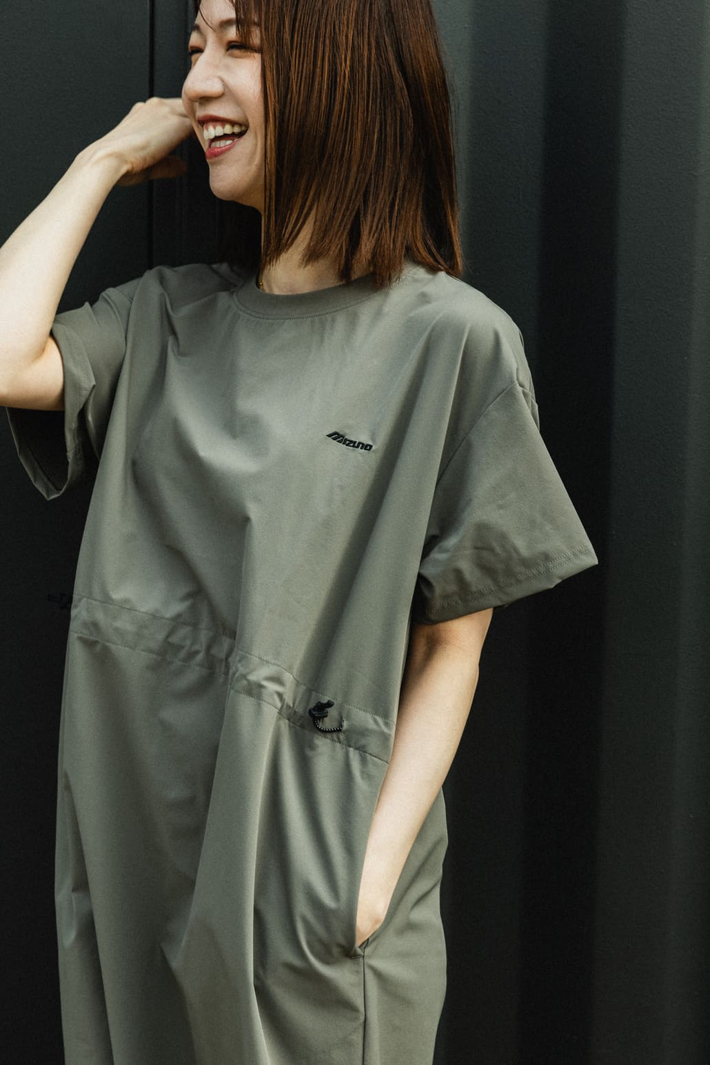 MIZUNO [ミズノ] 別注 4WAYストレッチ ギャザーデザインワンピース [D2JCDW01-JF]のスタイリングです。