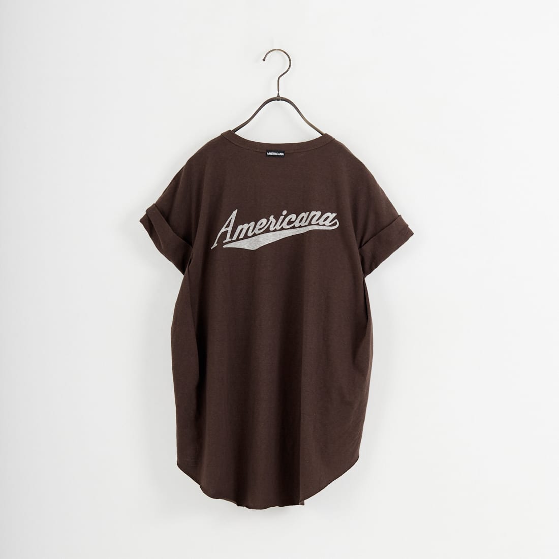 Americana × JEANS FACTORY [アメリカーナ × ジーンズファクトリー] 別注 Americana バックロゴ ラウンドヘムプリントTシャツ [ASO-M-852-1-JF]