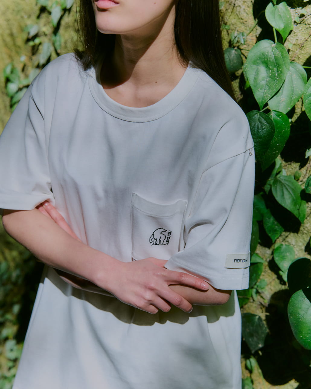 NORDISK [ノルディスク] 別注 ワンポイント刺繍 ポケットTシャツ [NU11701-JF]です。